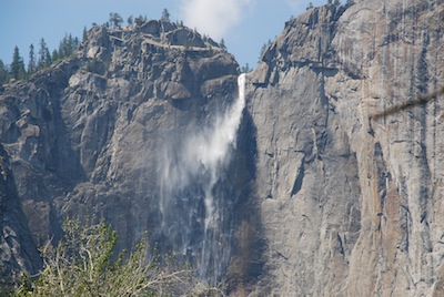 photo de cascades près de Mammoth's Lakes
