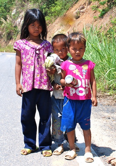 photo d'enfants de l'ethnie Mong