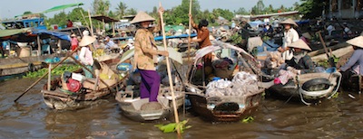 photo d'un marché flottant à Cantho